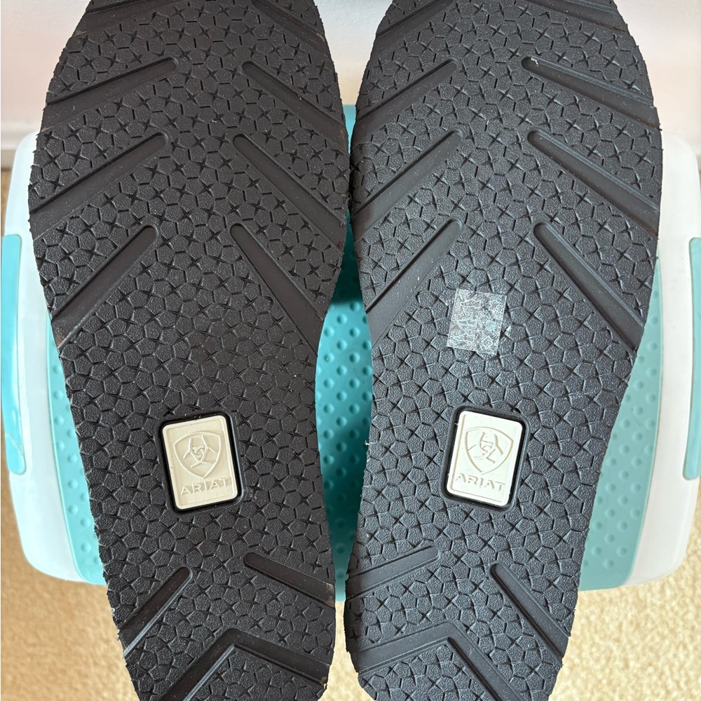 Ariat Women's Cruiser in Brushed Turquoise Floral Emboss Size 6.5 - Picture 4 of 6